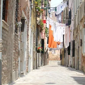 Veneziacentopercento ゲストハウス
