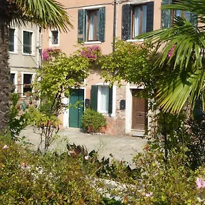 Sestiere Dorsoduro, A Due Passi Da Zattere Apartment