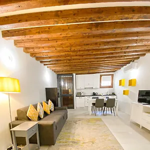  Appartement Isa Lovely In