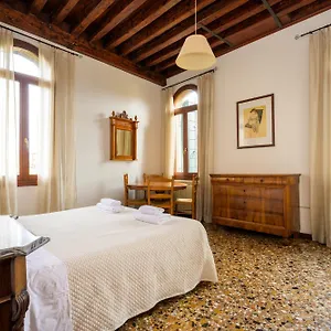 Apartment San Trovaso, Venice