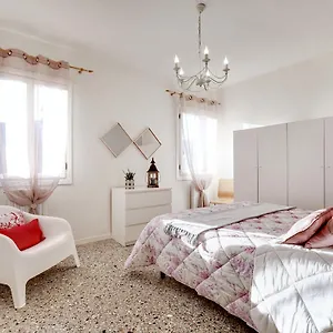 Apartment Ca' Artisti-s.margherita, Venice